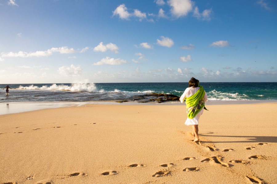 Destination wedding, ring blessing, ocean, beach, blue, island, oahu, koa bowl, ti leaf, north shore, oahu